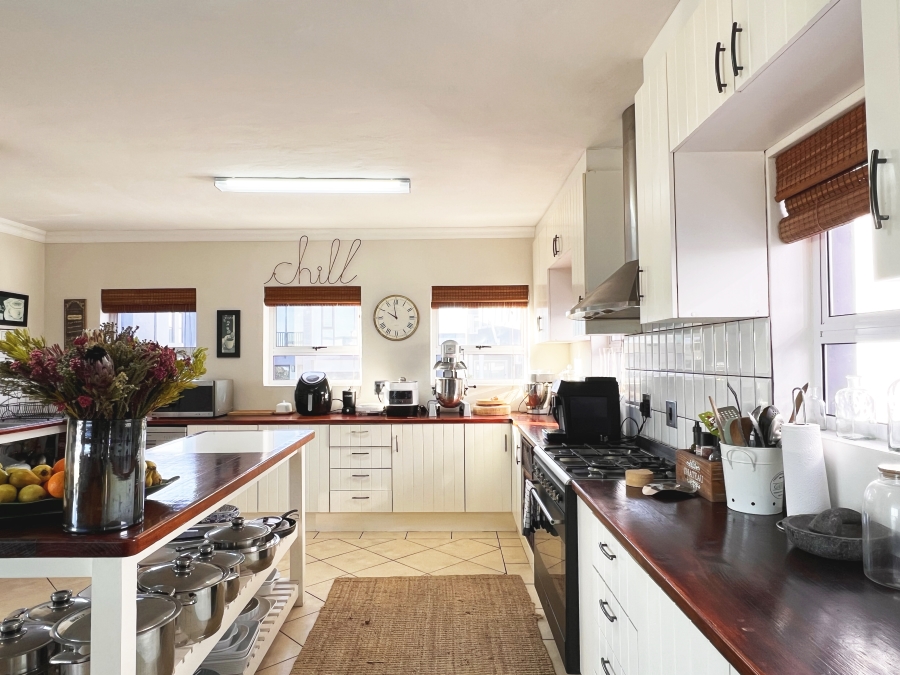 4 Bedroom Property for Sale in Calypso Beach Western Cape